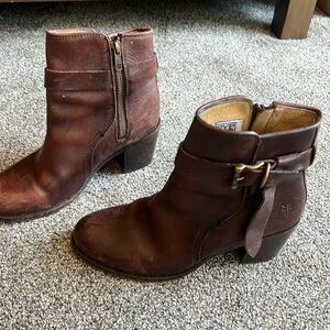 Excellent condition Frye leather booties. 7B